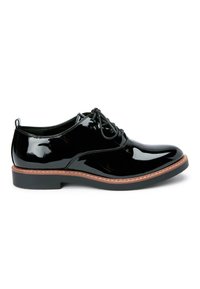 Chaussure en cuir verni noir à lacets avec une finition lisse, un bout rond et des coutures marron contrastantes le long de la semelle. Design profil bas.