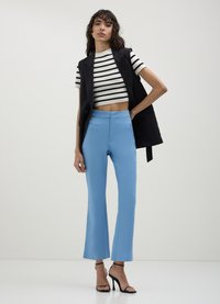 Calliope CROP A RIGHE  - T-shirt con stampa - variante