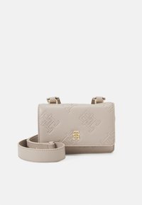 Unselected, smooth taupe
