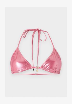 Λαμπερό ροζ μπικίνι τοπ τρίγωνο με λεπτές τιράντες, δέσιμο στο λαιμό και κλείσιμο με αγκράφα σε απλό λευκό φόντο.