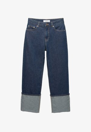 Tummansiniset farkut suoran lahkeen muotoilulla. Käännetty helma, jossa on erottuva vaaleansininen farkku. Vakioviisi-tasku lisäksi metallinappula.