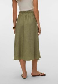 Vero Moda VMMELANEY BUTTON CALF - Krilo A-kroja - laurel wreath