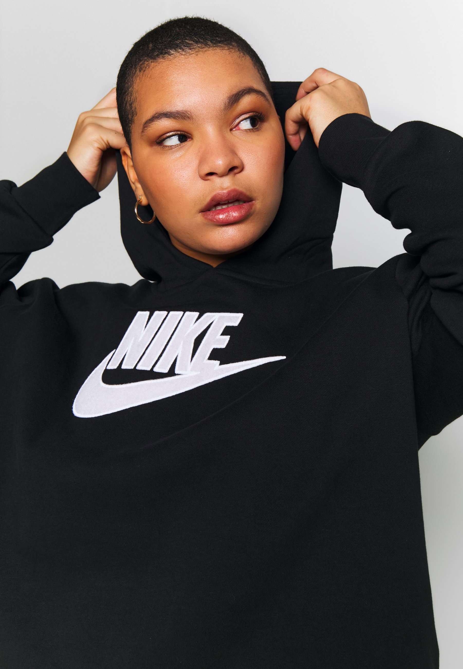 Nike Sportswear PLUS SIZE ICON CLASH PATCHES FLEECE HOODIE Nike Sportswear PLUS SIZE ICON CLASH PATCHES FLEECE HOODIE - Hoodie - black