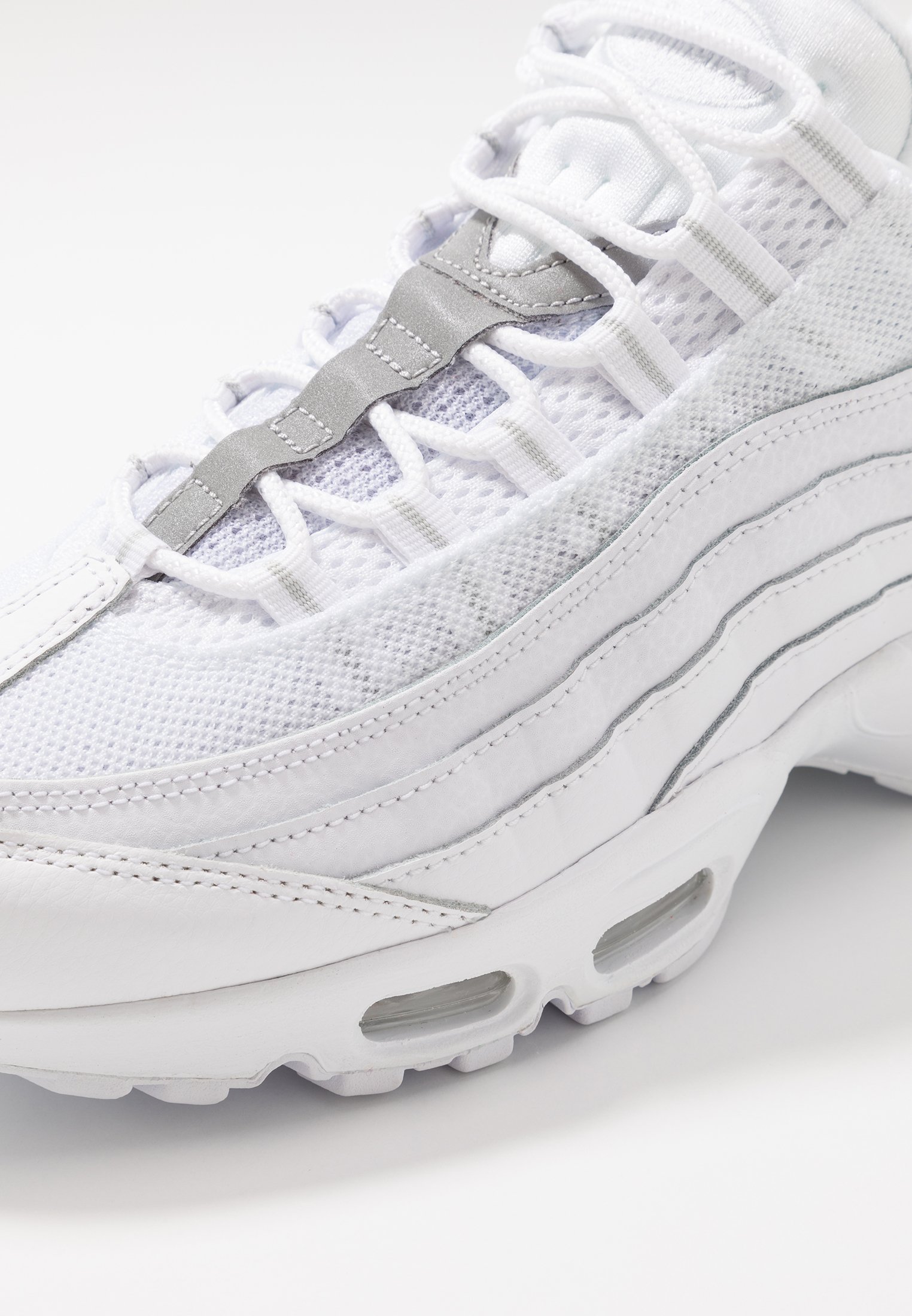 air max 95 essential white platinum  and  silver