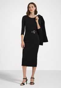 Lauren Ralph Lauren BUCKLE-TRIM COTTON-BLEND KNIT MIDI DRESS - Dienas kleita - black