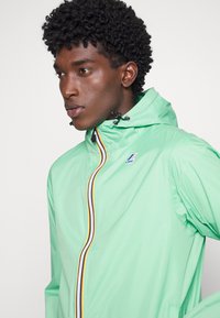 K-Way LE VRAI CLAUDE 3.0 - Casaco para exterior - green zephyr