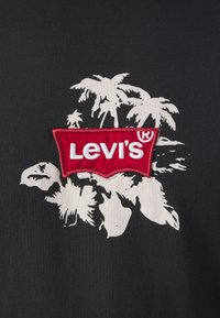 Levi's® VINTAGE FIT GRAPHIC - Marškinėliai su spaudiniu - lse_batwing badge floral caviar