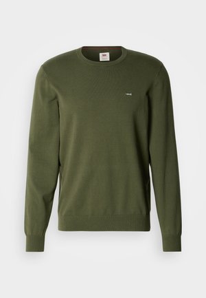 Długim rękawem sweter typu crewneck w oliwkowym zielonym kolorze, z prążkowanymi mankietami i dołem, małe logo Levi's po lewej stronie klatki piersiowej.
