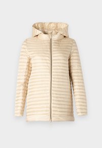 Gewatteerde jas in lichtbeige met capuchon, voorzien van horizontale gestikte textuur en een ritssluiting aan de voorkant. Glad materiaal en een middellange uitvoering.