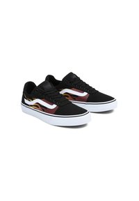 Sneakers in tela nera con una soletta bianca, caratterizzati da motivi a fiamma rossa e gialla sui lati e lacci neri.