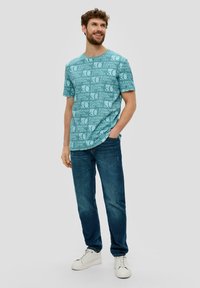 s.Oliver MIT LOGO - T-Shirt print - helles petrol