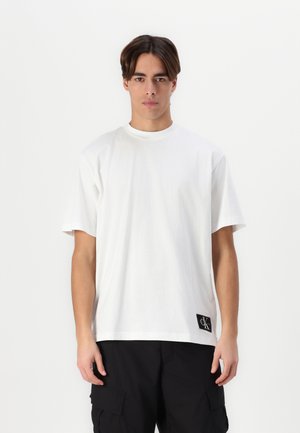 BADGE RELAXED TEE - T-Shirt basic - bright white