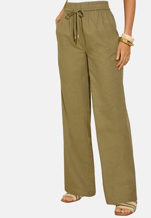 Pantaloni larghi color khaki realizzati in tessuto leggero, con vita elasticizzata, chiusura con cordoncino e tasche laterali. Finitura testurizzata.