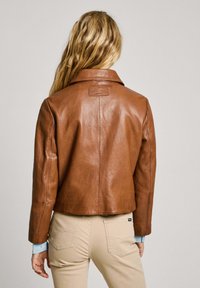 Pepe Jeans HILLARY - Kožnata jakna - nut brown