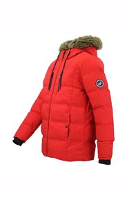 Rød puffjakke med faux fur hætte, lynlås foran, to sidelommer og ribbede manchetter. Har et cirkulært logo på venstre ærme.