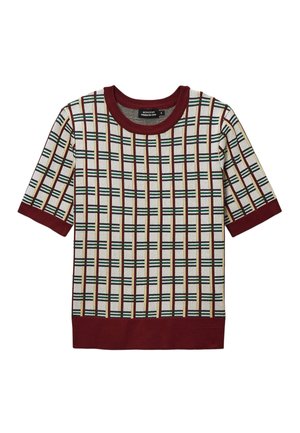 Le haut en tricot à manches courtes présente un motif à carreaux avec des accents bordeaux. Les couleurs incluent crème, vert et rouge. Texture douce et col rond.