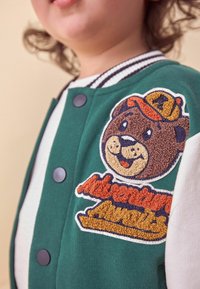 Next VARSITY - Bomber bunda - dark green