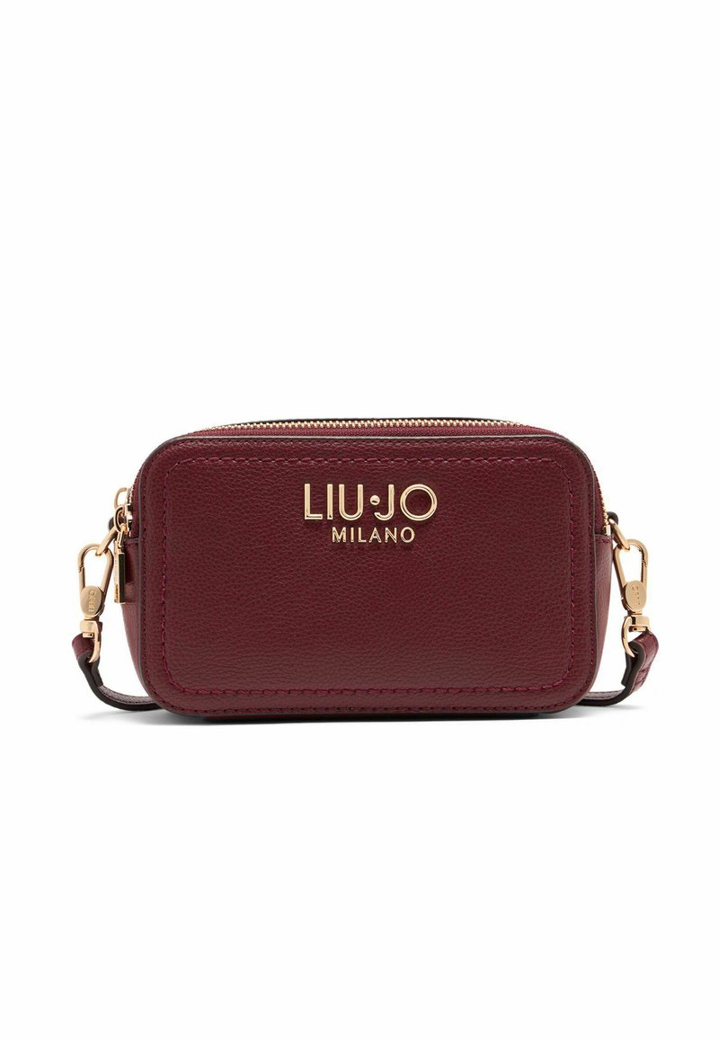 Lille rektangulære burgunder læder crossbody taske med guld lynlås, aftagelig rem og "Liu Jo Milano" logo foran.