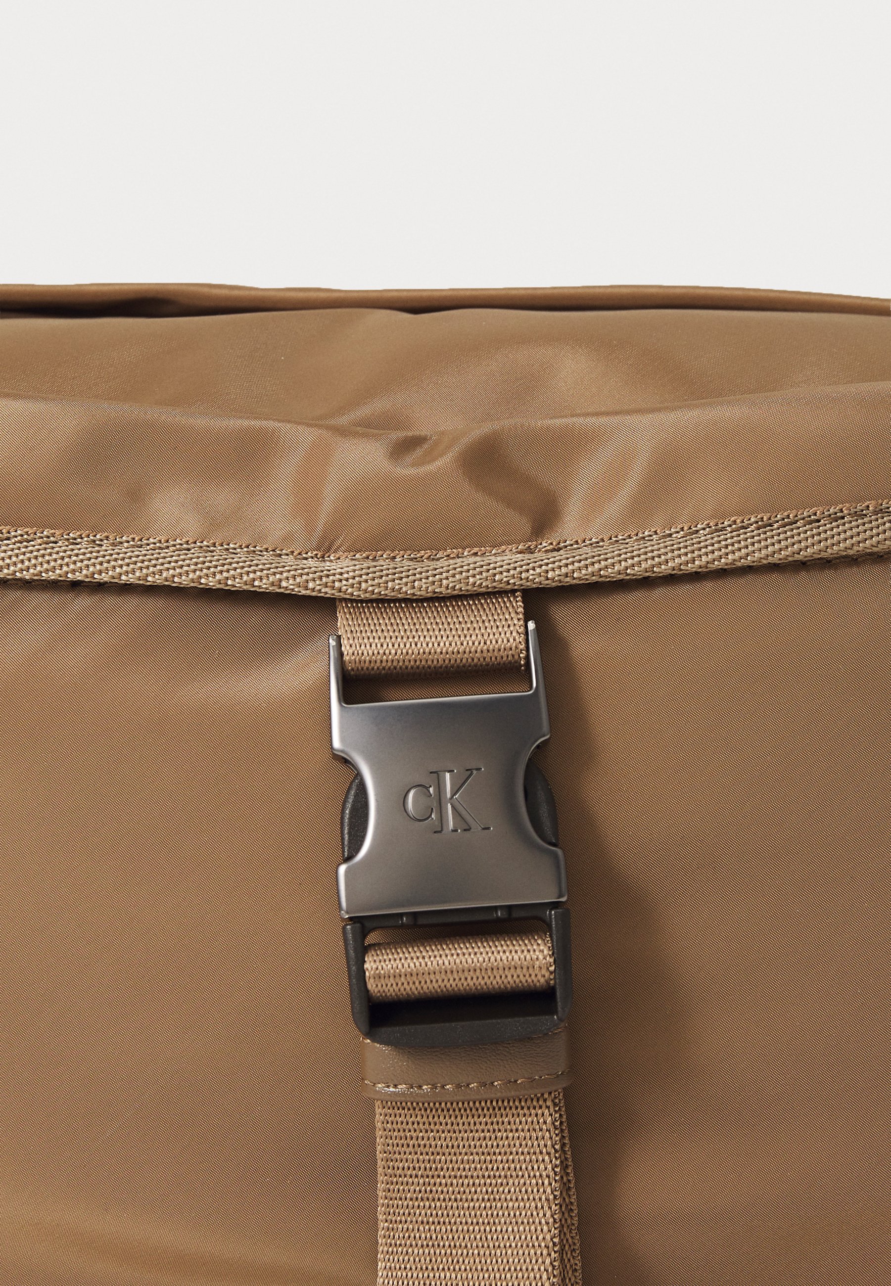 Calvin Klein Jeans SPEED CLIP UT FLAP WAISTBAG NY - Bum bag