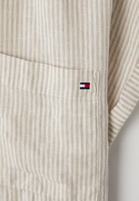 Thumbnail Image 12