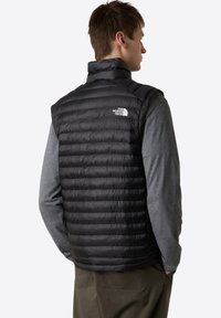 The North Face M HUILA SYNTH VEST - Väst - tnf black