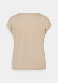 T-shirt beige à manches courtes avec col rond et manches retroussées, présenté de dos sur un fond uni.