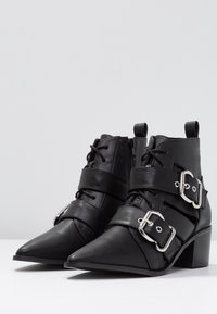 Miss Selfridge Botines camperos - black