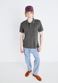 Levi's® Polotričko - dark charcoal heather