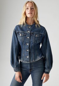 Levi's® SCULPTED TRUCKER - Τζιν μπουφάν - wonderlust no tack