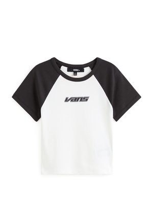 Wit T-shirt met zwarte raglanmouwen en een zwart Vans-logo gedrukt op de voorkant. Het heeft een ronde hals en een cropped ontwerp.