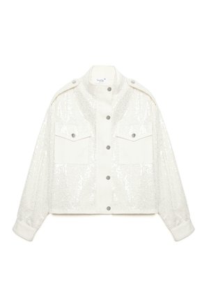 Veste courte blanche à sequins avec boutons-pression, deux poches à rabat à l'avant et épaulettes.