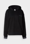 HOODIE WITH GRAPHIC - Mikina s kapucňou - black