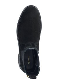 Czarne zamszowe botki za kostkę z elastycznymi panelami bocznymi, okrągłym nosekiem i teksturowanym wykończeniem. Posiadają pętelkę do zakładania i gładką gumową podeszwę.