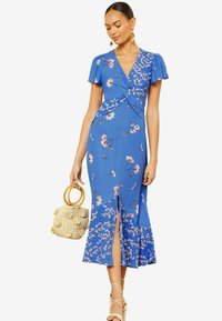 Love & Roses FLUTTER SLEEVE TWIST FRONT REGULAR FIT - Dienas kleita - blue floral