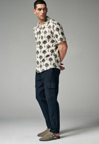 Next ELASTICATED DRAWSTRING  - REGULAR FIT - Cargobukser - charcoal grey