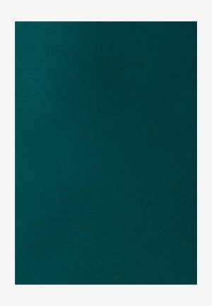 Tissu turquoise avec une texture douce et mate, affichant une surface uniforme sans motifs ni accents. Convient pour le rembourrage ou les accessoires.