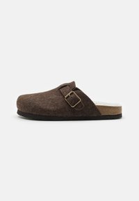 Slippers - dark brown