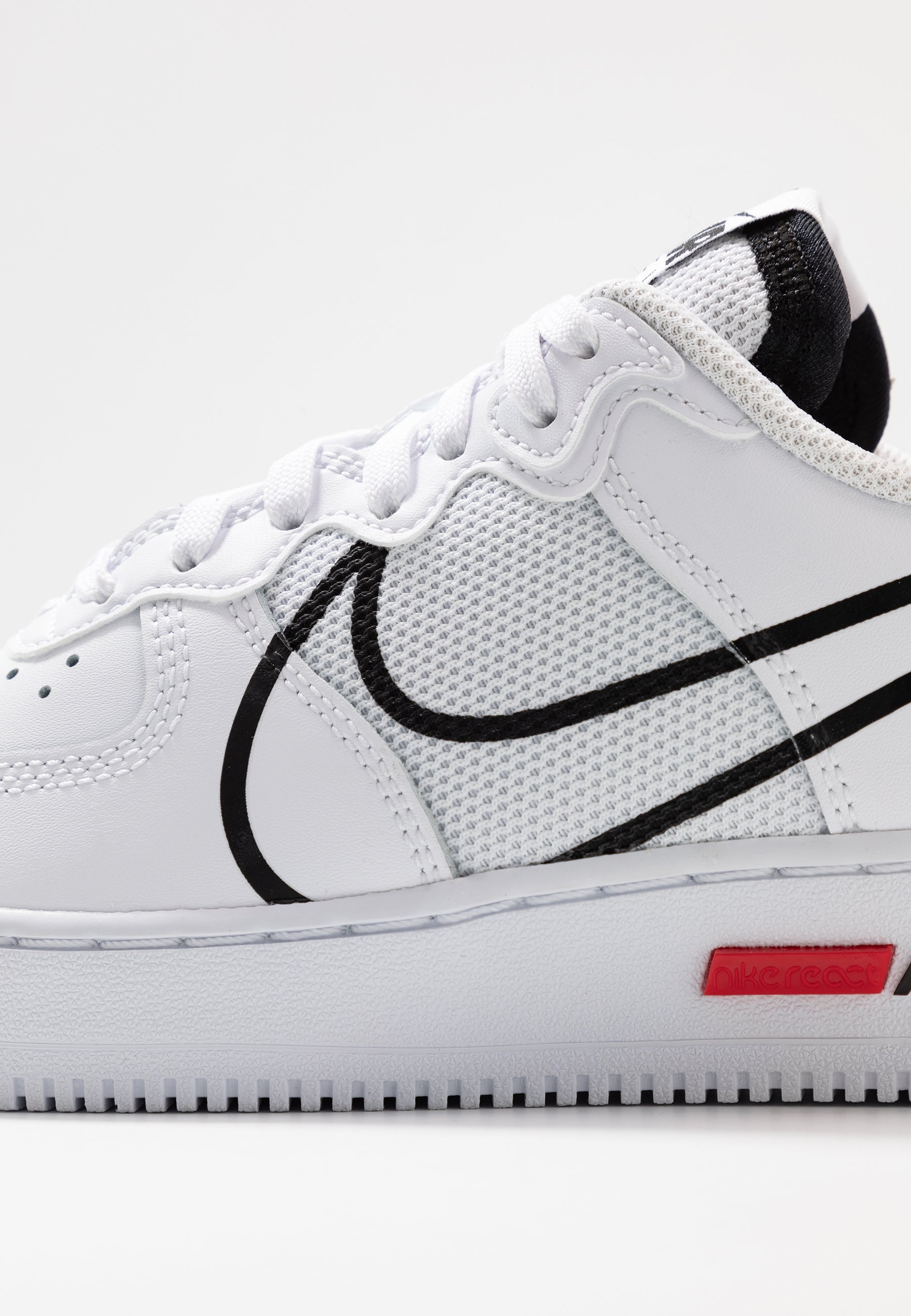 air force 1 react white/black/university red
