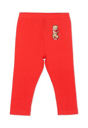 Czerwone legginsy dziecięce z elastycznym pasem i nadrukiem misia trzymającego kwiaty na lewym udzie.