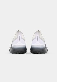 Nike Performance ZOOM FLY 6 - Løbesko til landevejen - white/black/smoke grey/metallic silver