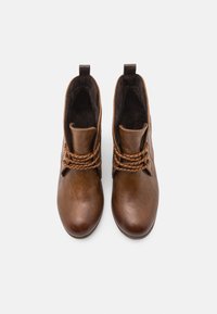 Marco Tozzi Boots à talons - cognac