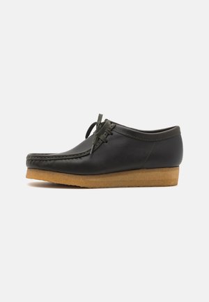 WALLABEE - Chaussures à lacets - forest green