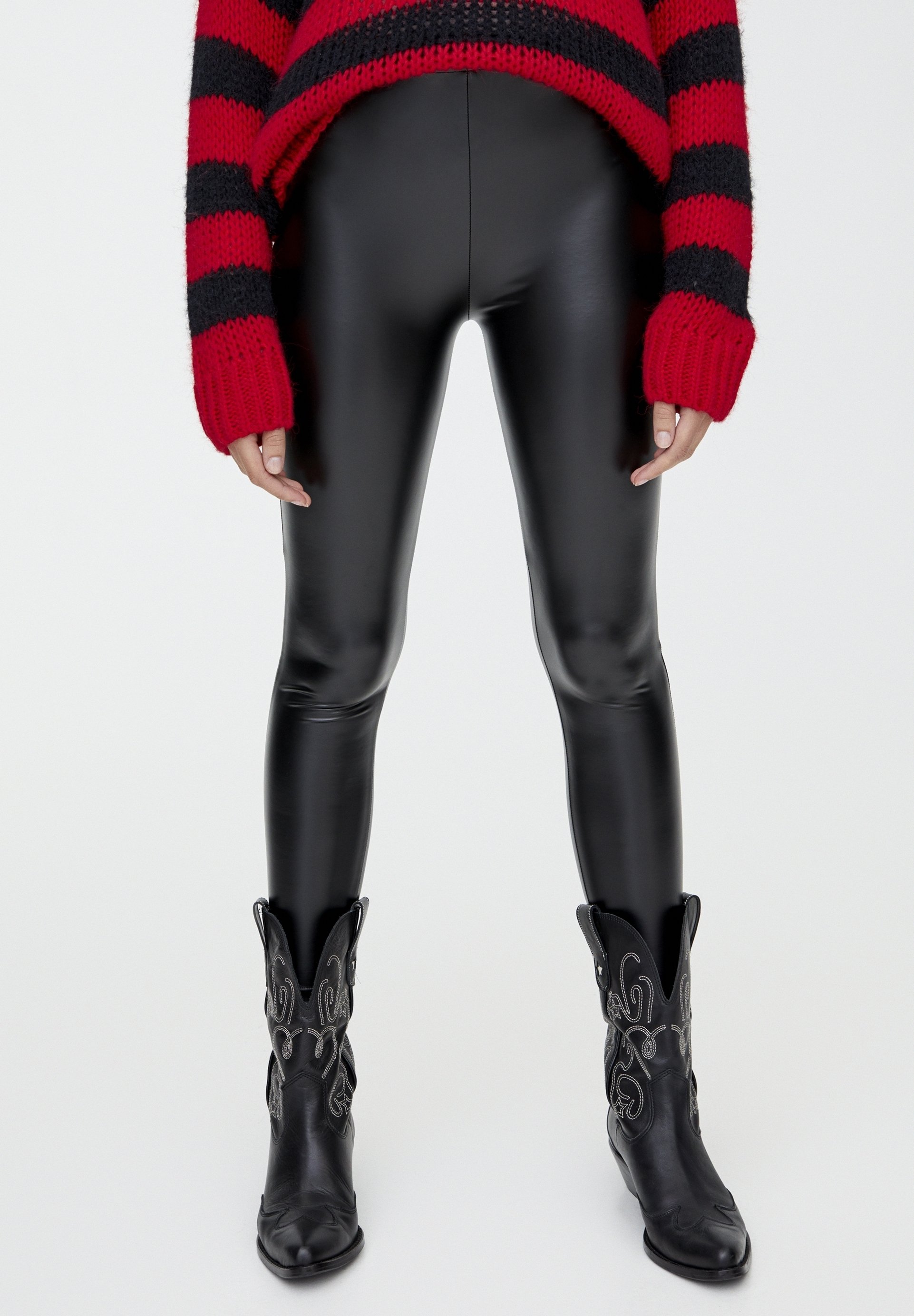 pull and bear leggins cuero