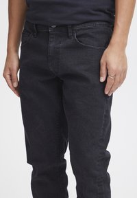 Blend BHTWISTER - Jeans a sigaretta - denim black
