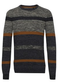 Maglione lavorato a maglia con scollatura a girocollo, caratterizzato da strisce orizzontali in blu navy, grigio e marrone. Tessuto morbido e polsini a coste.