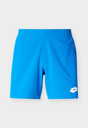 Modré sportovní šortky s jemným vzorem na pravé straně a bílým geometrickým logem u lemu, zobrazené na světlém pozadí.