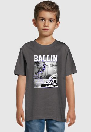 Gray cotton t-shirt featuring a basketball graphic with the word "BALLIN" in white and purple, along with a sneaker illustration and court details.