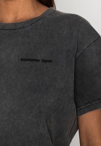 Colourful Rebel Triko s potiskem - grey