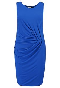 Robe bleu royal sans manches, longueur au genou, avec un col rond et un détail drapé froncé sur le côté droit à l'avant.