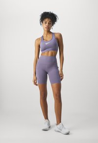 Nike Performance UNIVERSA SHORT - Punčochy - daybreak/black